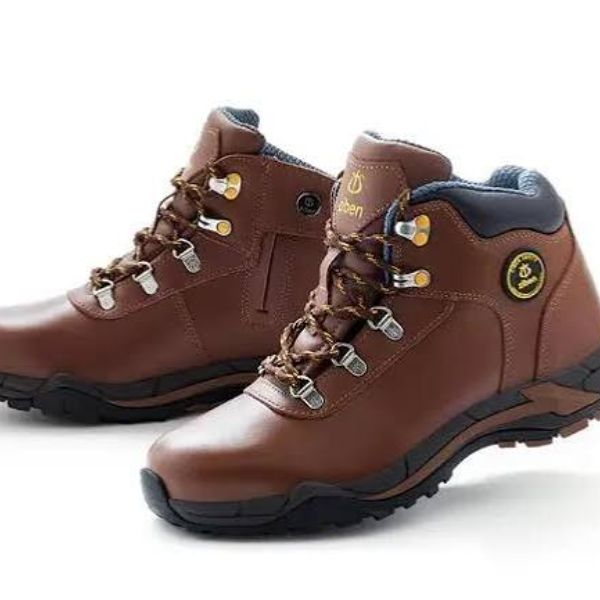 Giày Bảo Hộ Cao Cổ Chất Lượng Hiệu Quả Đạt Chuẩn 
